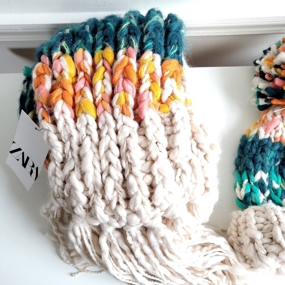 New Zara Colorblock Oversized Chunky Textured Fringe Scarf & Pom Pom Beanie Set - Picture 15 of 17